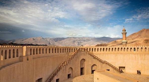 قلعه نیزوا